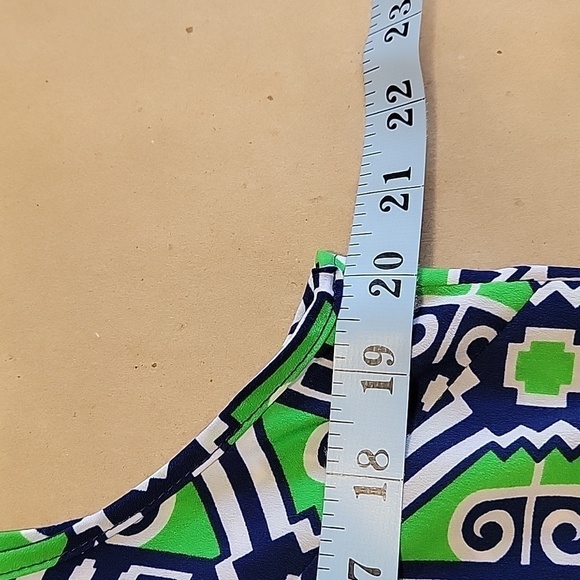 Macbeth Size L Green Blue White Patterned Sleeveless Button Back Blouse, NWOT - Picture 7 of 12